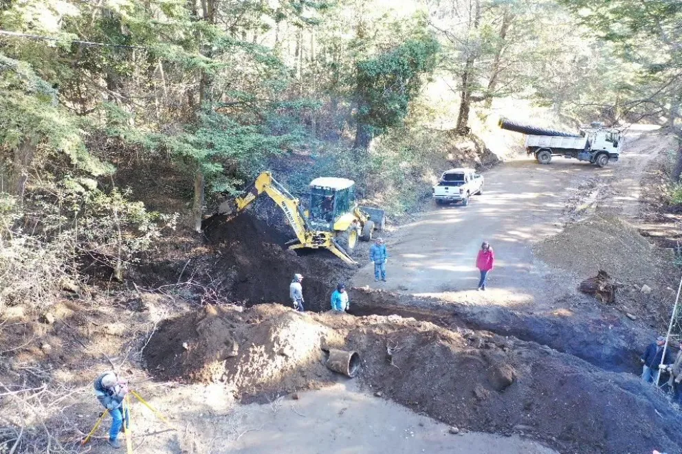 Corte de tránsito en el ingreso a Colonia Suiza