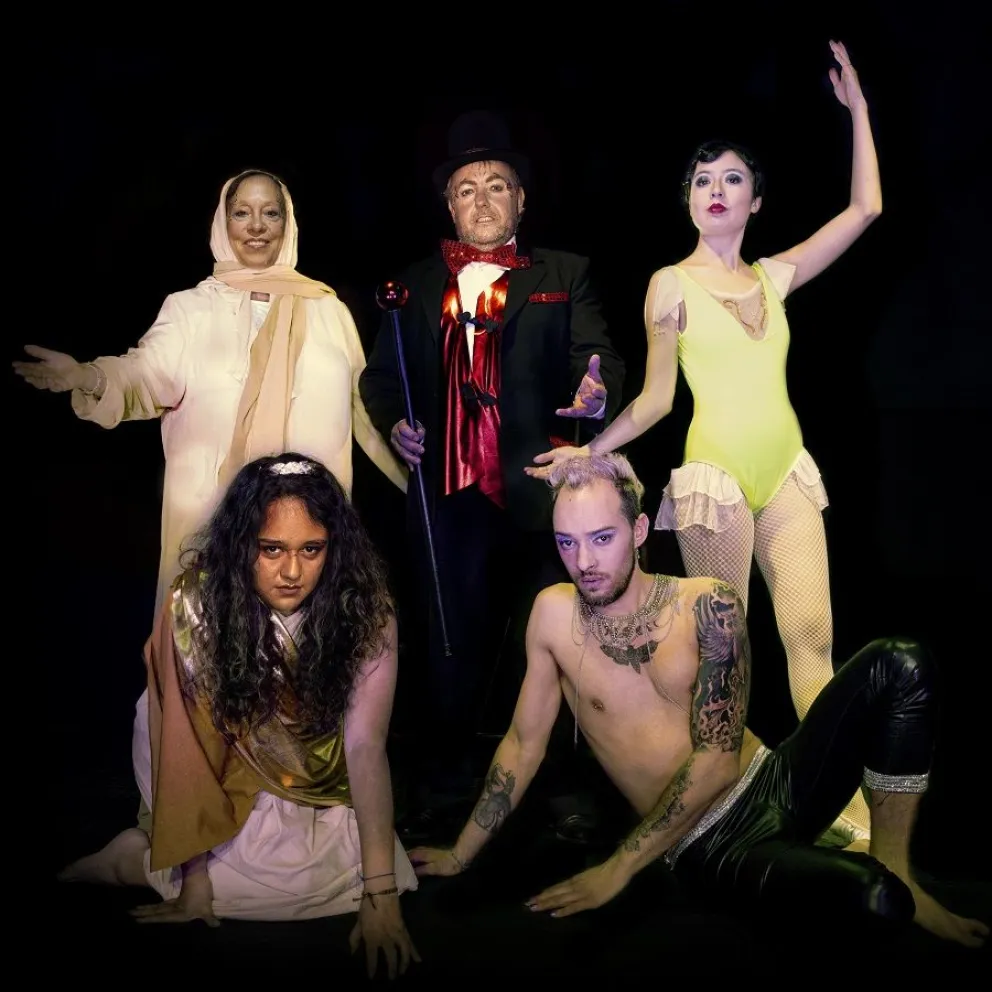 Grupo Ósmosis presenta: Fuegos, un látigo de llamas