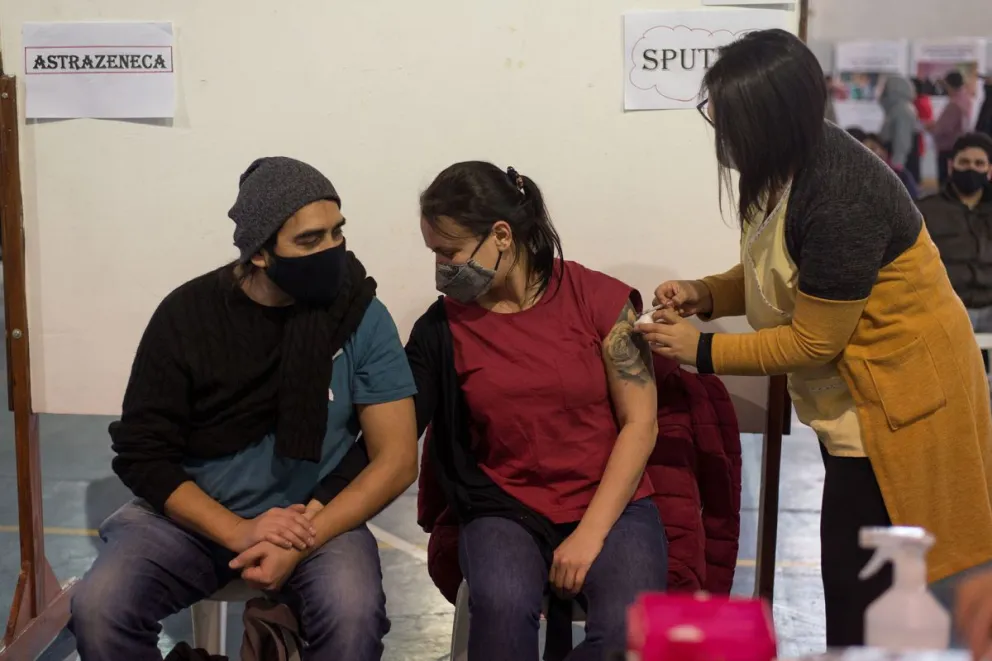 Ministros de Salud acordaron priorizar la aplicación de segundas dosis