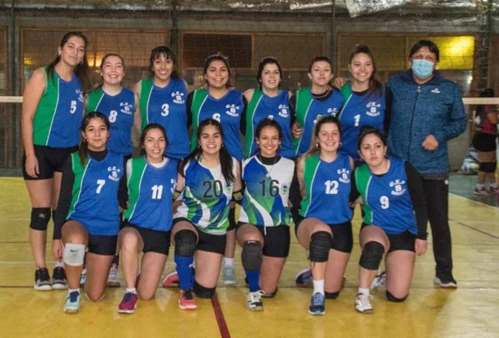 Gigantes del Voley y Dina Huapi disfrutaron de un histórico debut