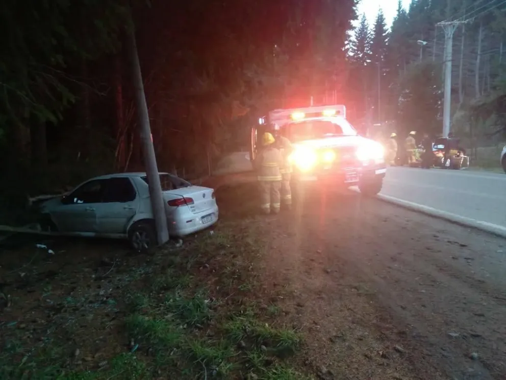 Un auto despistó en Bustillo