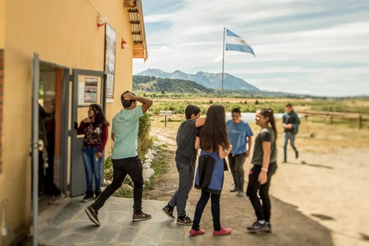 Camuzzi renueva su compromiso con Fundación Cruzada patagónica | ANB ::  Agencia de Noticias Bariloche - Diario online con noticias e  información de Bariloche