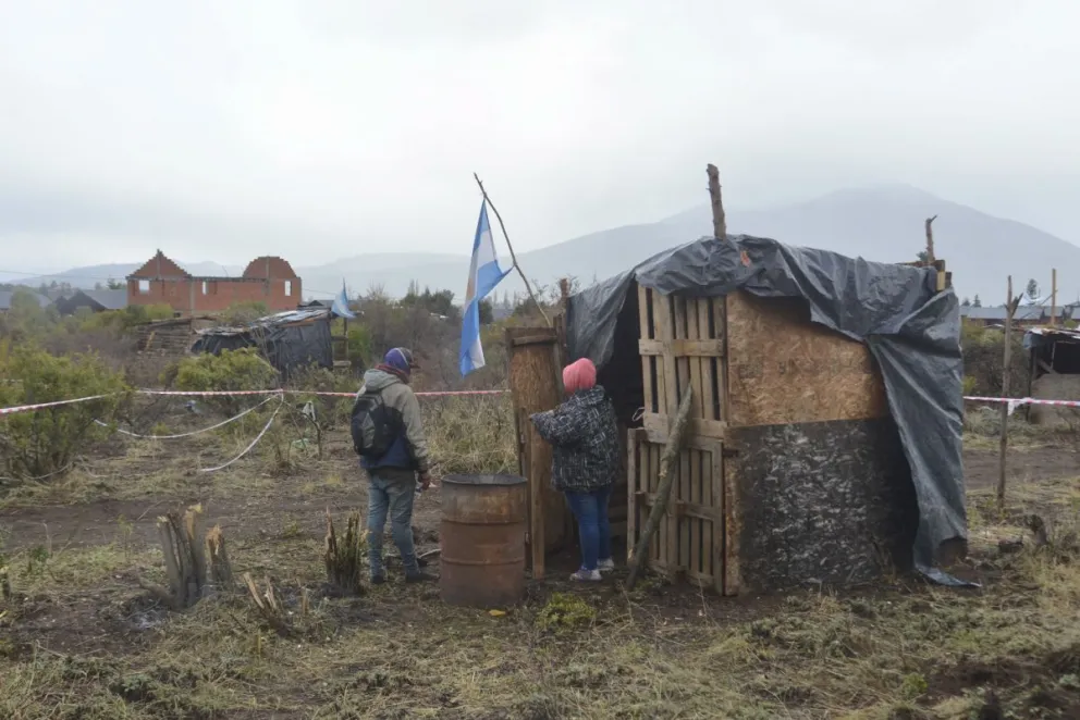 “El año pasado estuvimos en una toma acá, nos prometieron soluciones pero todavía no tenemos respuestas”