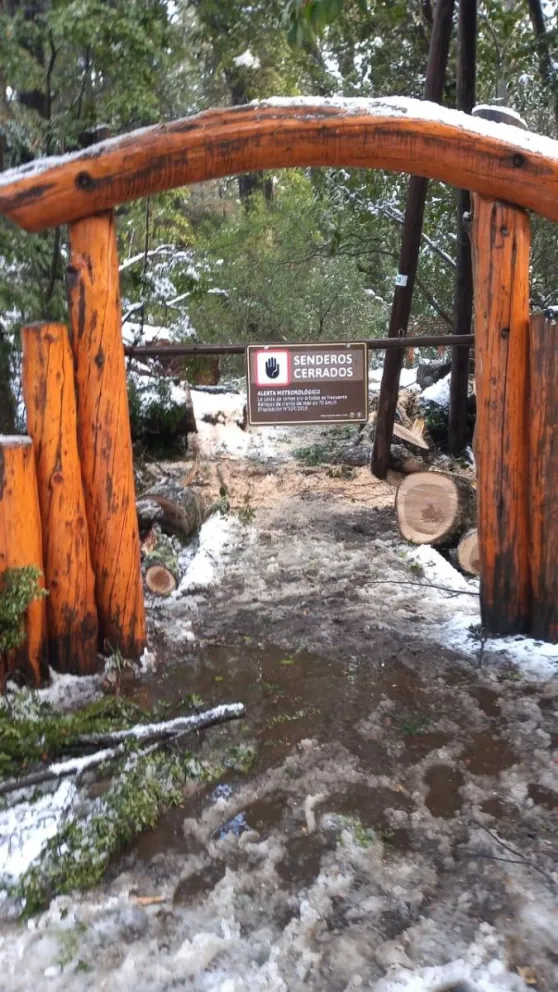 Cerraron el sendero de la Cascada de los Duendes 