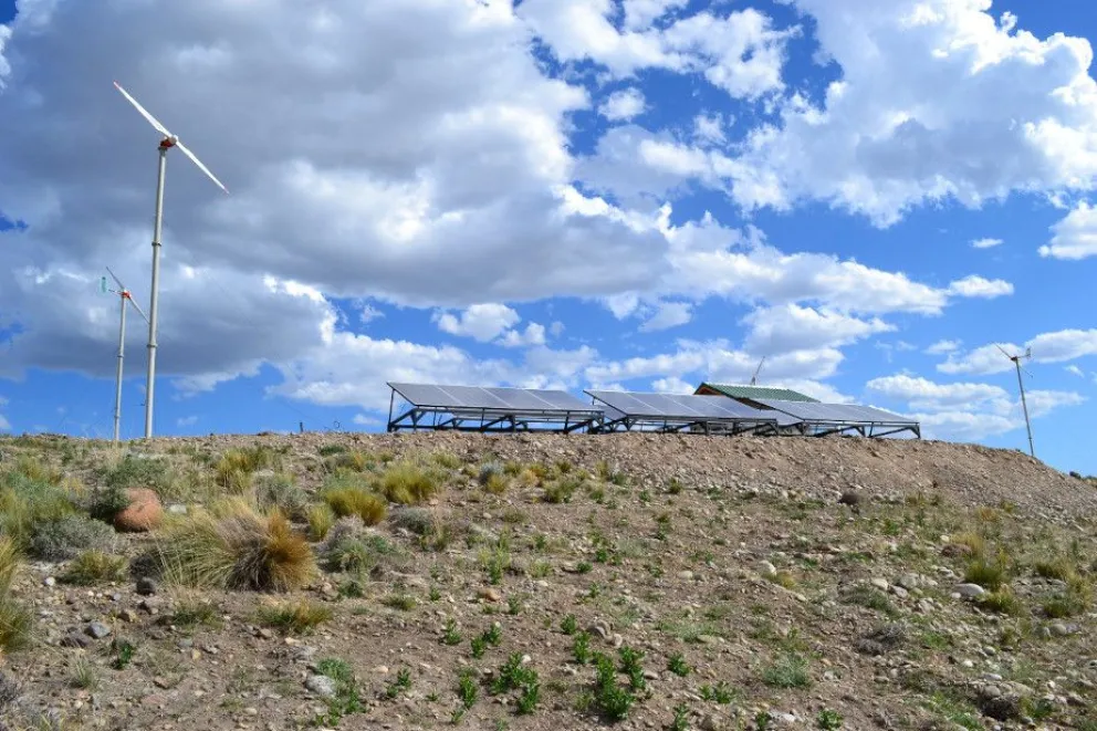 Once oferentes para abastecer con energías renovables a tres parajes  