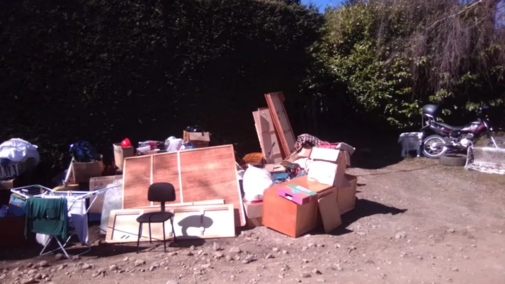 Una familia quedó en la calle tras ser desalojada en Bariloche