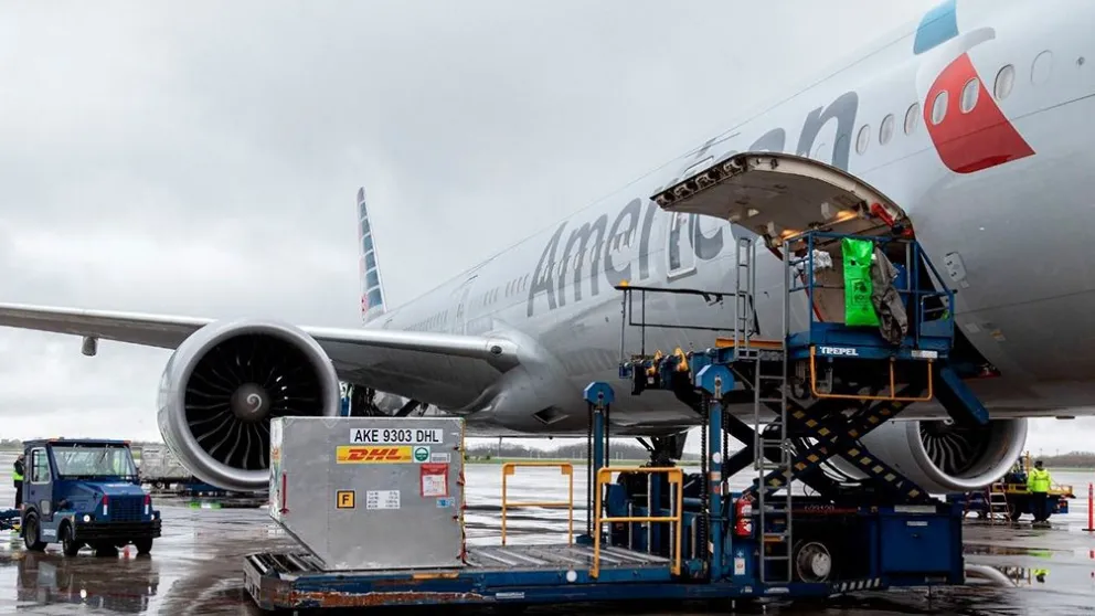 Llegó al país el primer cargamento de vacunas Pfizer