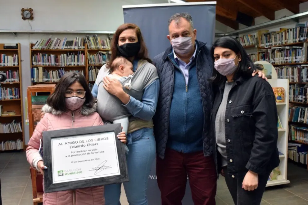 Con un homenaje a Eduardo Ehlers, reabrió la biblioteca municipal