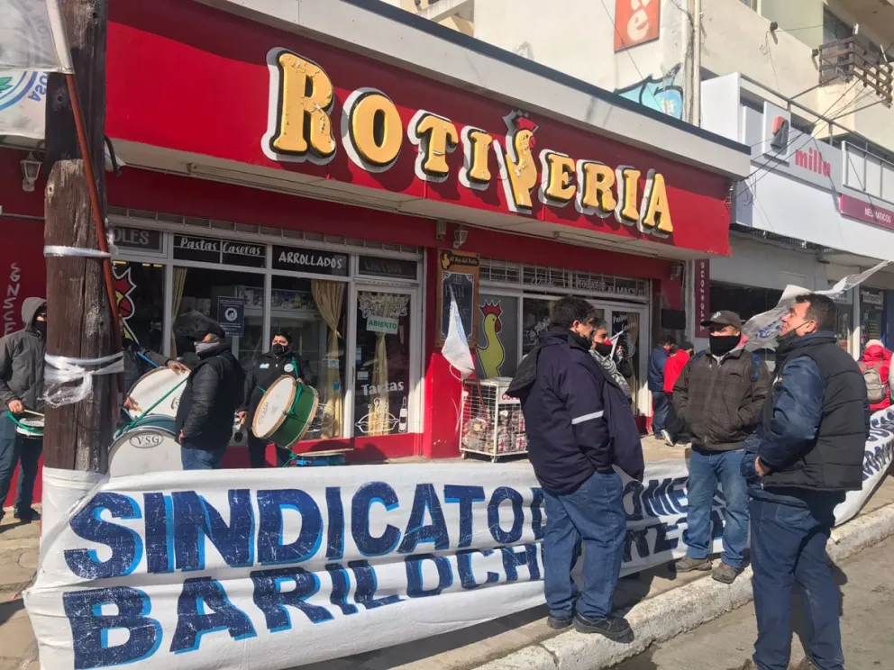 Comercio salió a responder a Zúñiga: “sólo tiene el relato donde las palabras se las lleva el viento”