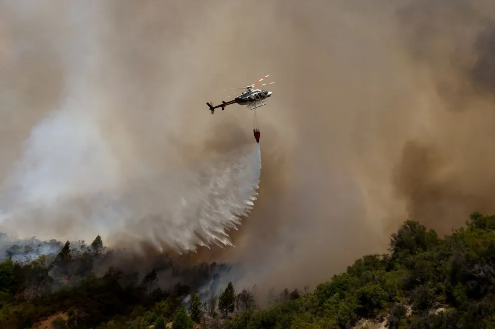 Habrá una aeronave con base en Bariloche para combatir los incendios forestales