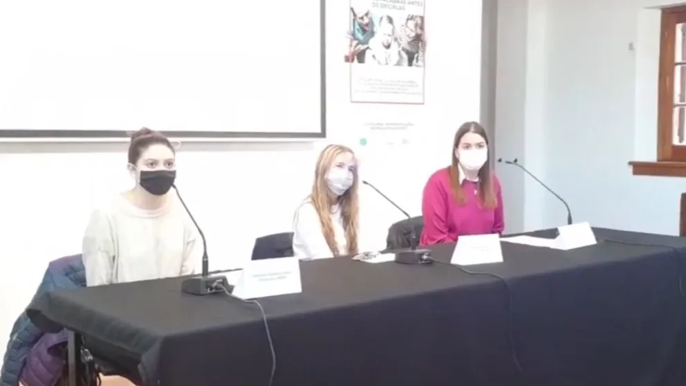 Se presentó la campaña “La palabra también golpea”