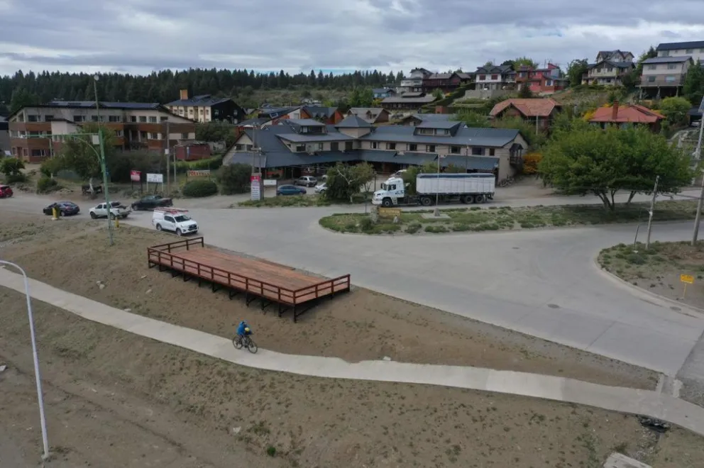 Corte en un acceso de avenidas Las Victorias por pavimentación