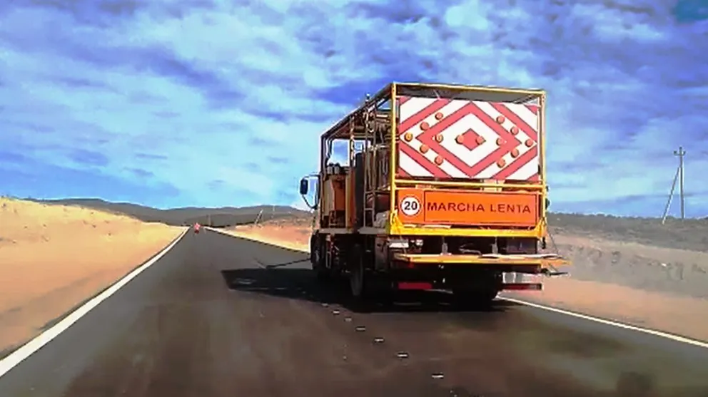 Realizan tareas de señalización horizontal para habilitar un nuevo tramo de la RN23