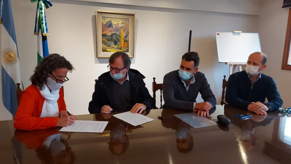 La Defensoría y el Colegio de Escribanos firmaron un convenio de cooperación