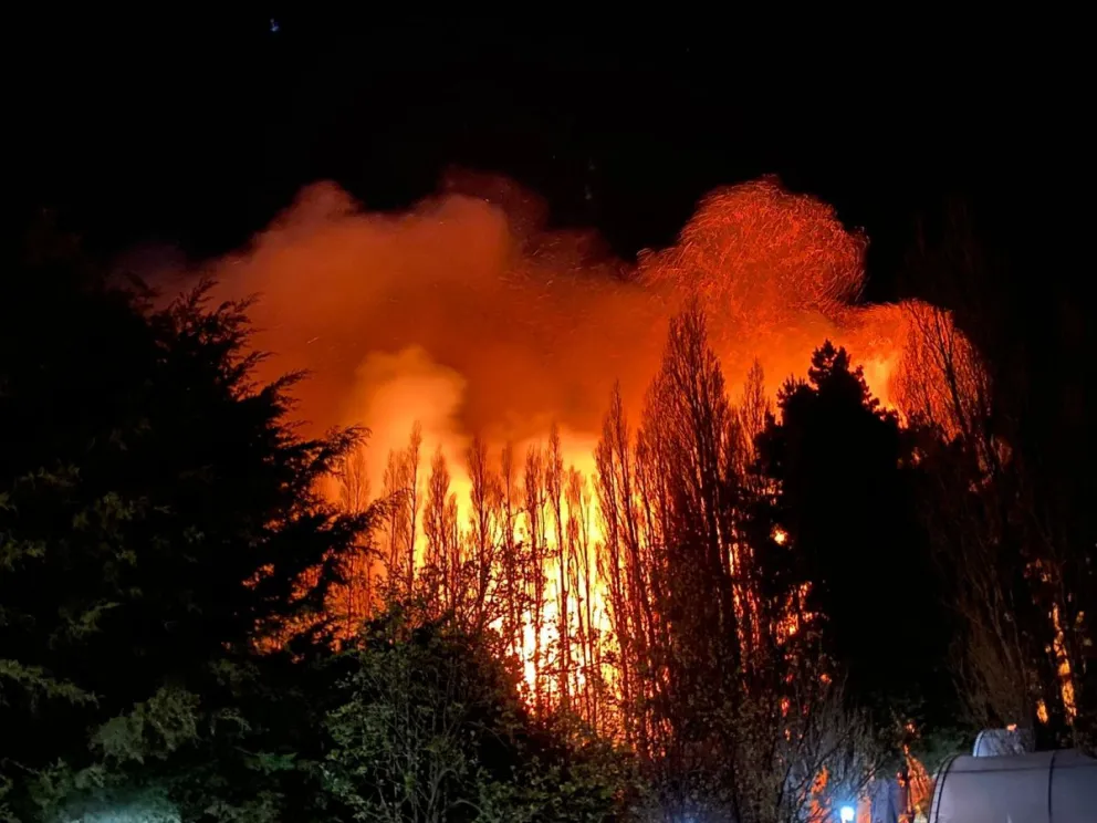 Horas de tensión: así avanzó el fuego en la zona de Las Chacras