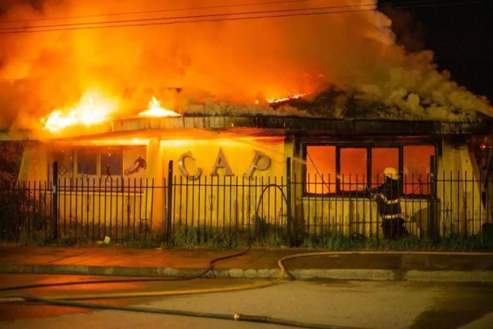 Contundente repudio político por el ataque incendiario en El Bolsón