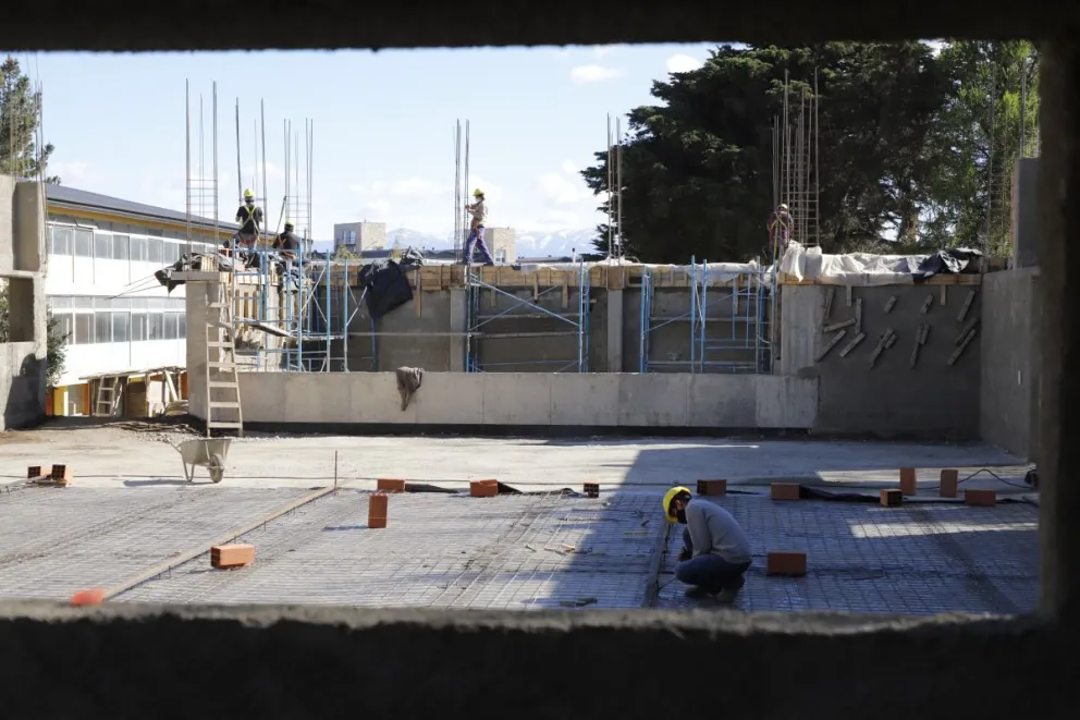 Avanza la obra del SUM de la escuela secundaria Ángel Gallardo