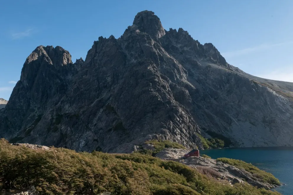 Reclamo por el cobro de acampe en refugios de montaña