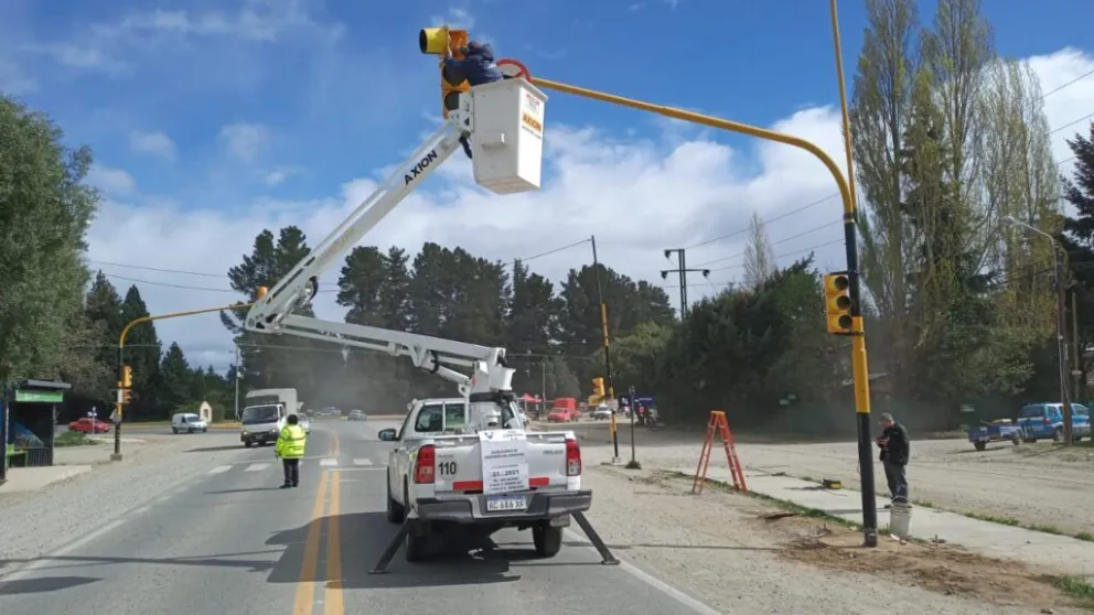 Modificaciones en el semáforo del kilómetro 8,500 de Pioneros