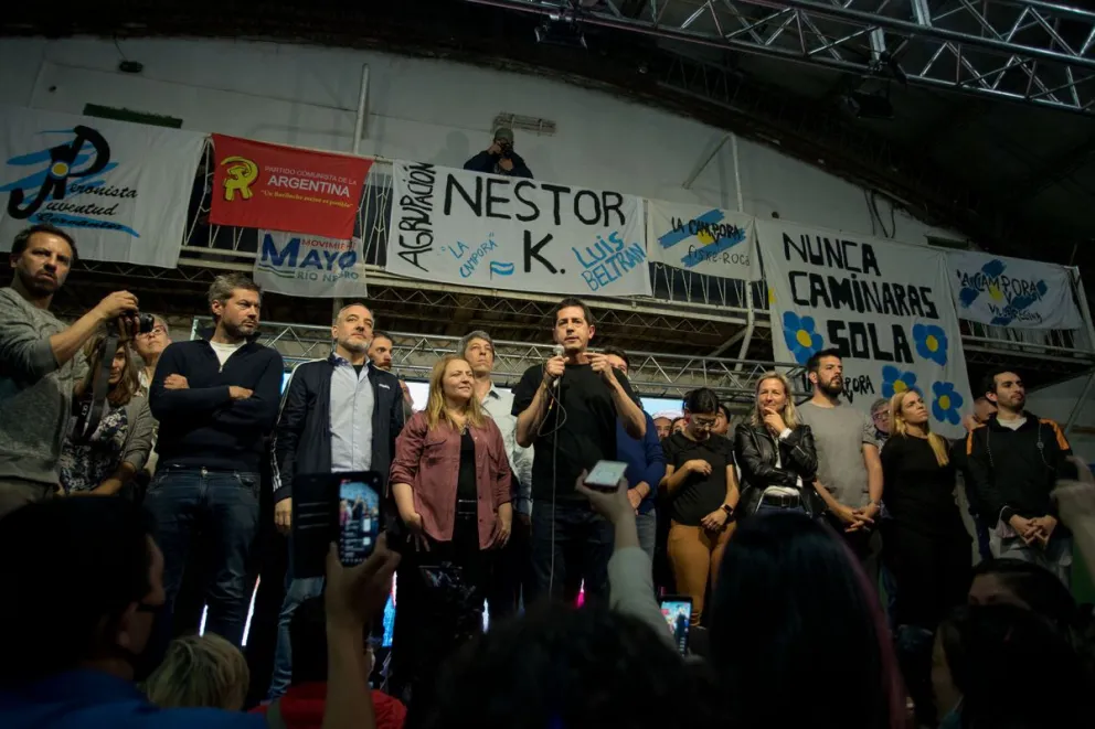 Wado De Pedro llegó a Bariloche y encabezó un acto en homenaje a Néstor Kirchner