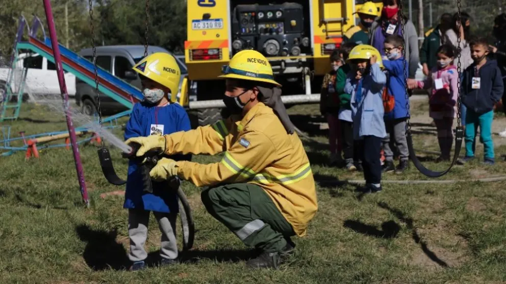 Combatientes del Splif visitaron el Jardín 32 