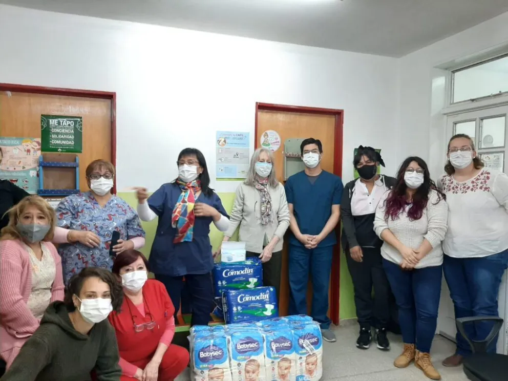 Donaron al hospital y a un centro de salud lo recaudado en una muestra artística