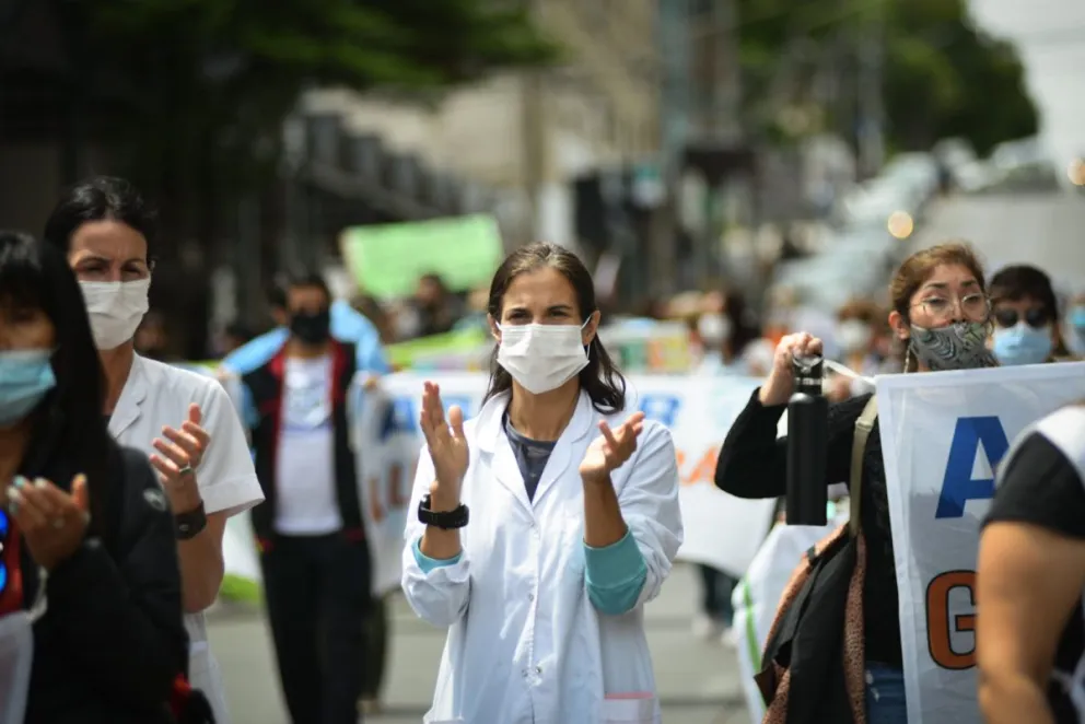 Adelantan el pago de las horas extras mal liquidadas a trabajadores de la salud