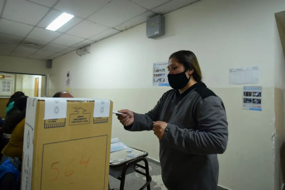 Bariloche inició la jornada electoral 