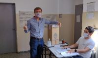 Tortoriello votó en Cipolletti: “hoy puede empezar un nuevo país”