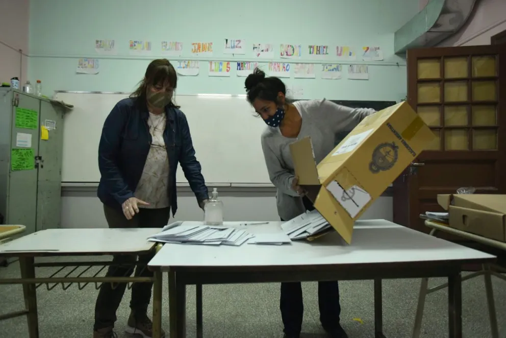 Cerraron los comicios y comienza el conteo de votos