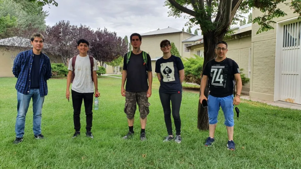 Un artista barilochense resultó finalista del concurso Iupa Canta