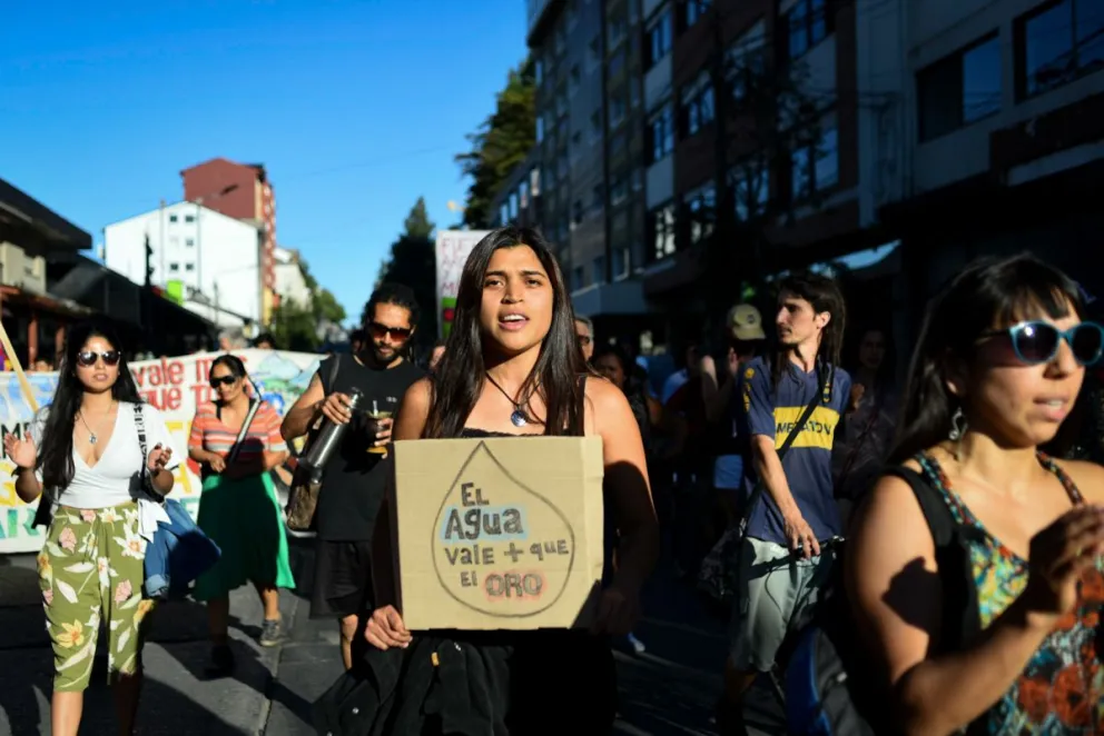 El reclamo contra la megaminería se hizo sentir en Bariloche