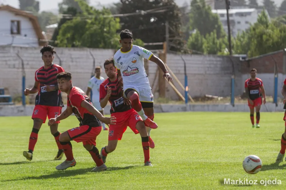El "Cruzado" festejó en Cutral Co y Chicago perdió por goleada