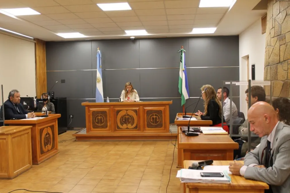 Dieciséis años de prisión por abusar de una niña