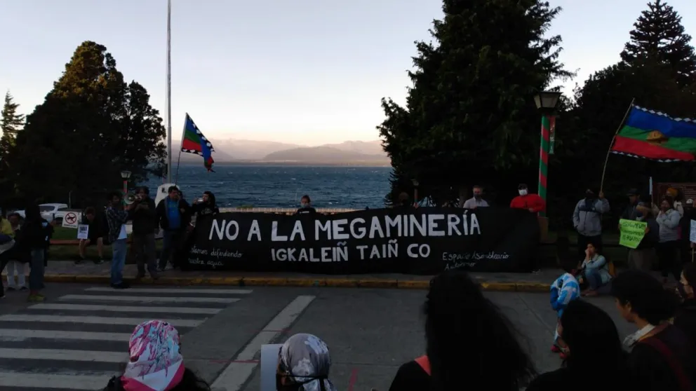 Realizaron una marcha intercultural contra la megaminería