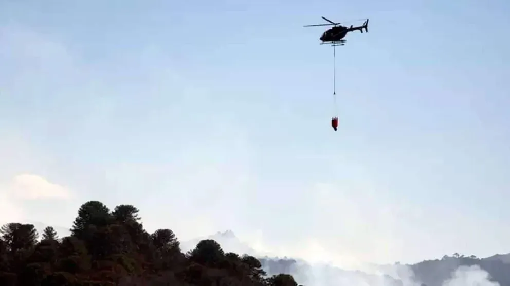 Rescataron los cadáveres de los tripulantes del helicóptero hidrante que cayó en Neuquén