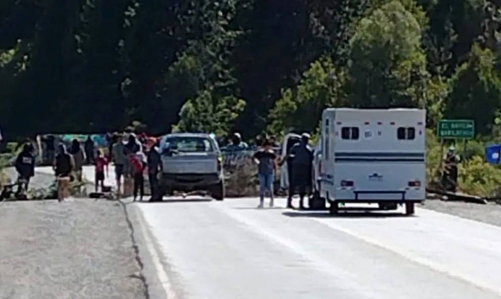 Cortaron ruta 40 a la altura de Los Repollos