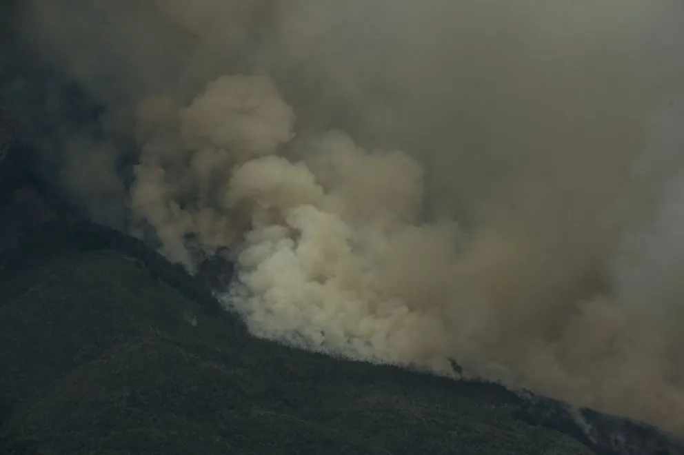 El mapa del fuego: ya alcanzó la zona del cerro Áspero