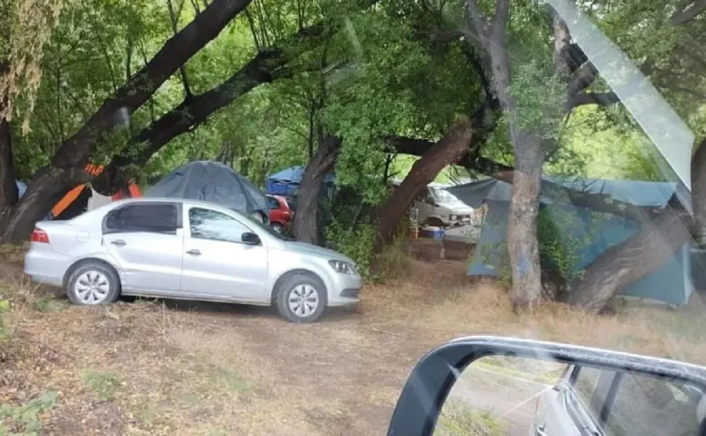  Fuego y pirotecnia en la costa del Limay