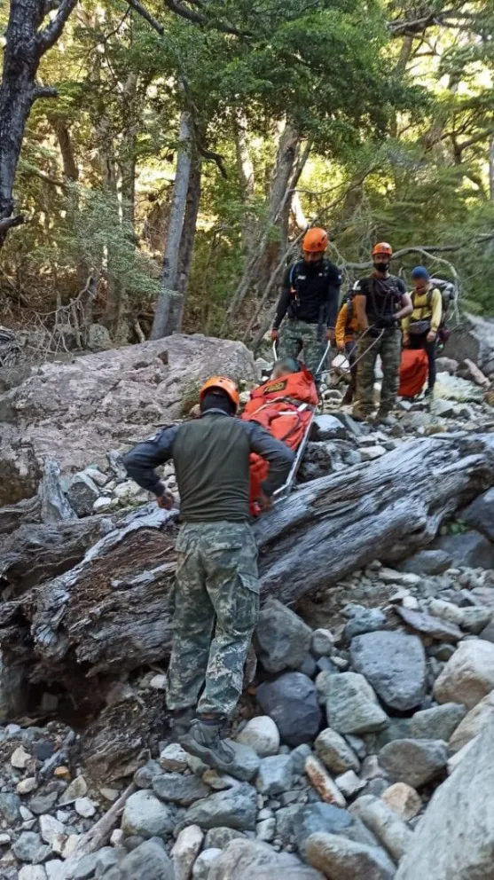 Tres andinistas fueron rescatados en la región
