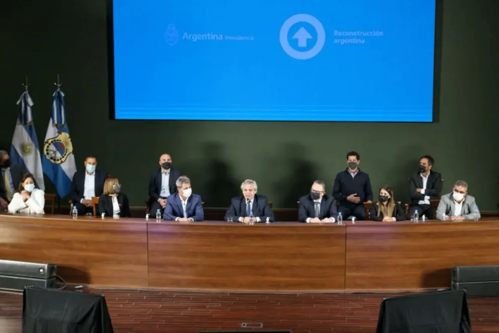Carreras acompañó al presidente Alberto Fernández en el lanzamiento del "Clúster Renovable Nacional"