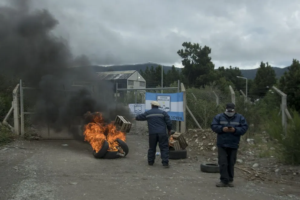 Levantan parcialmente el corte en el ingreso al vertedero