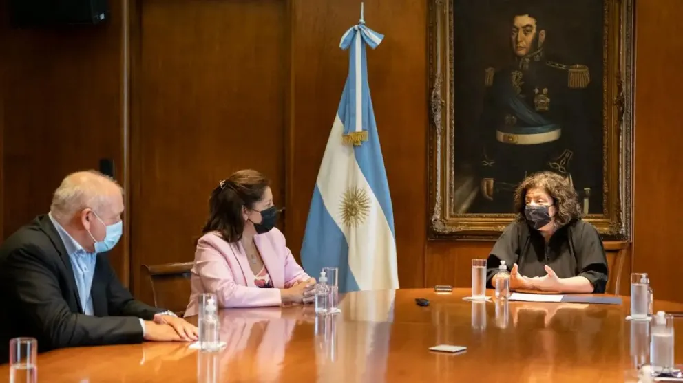 Zgaib: “Hacer medicamentos desde el Estado es una prioridad”