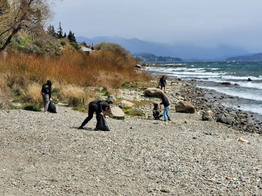 Invitan a una jornada de limpieza en la Playa del Viento