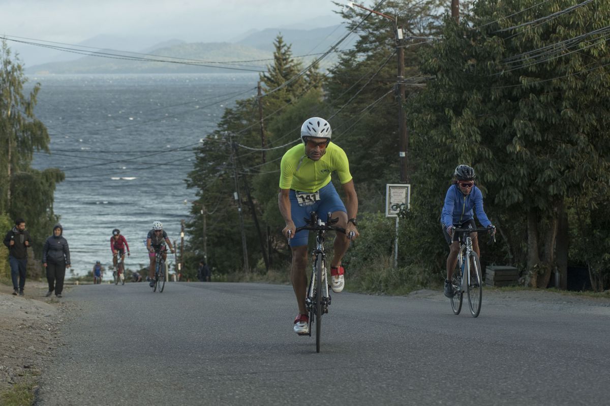 Corte de calles por la competencia "Escape de la Isla Huemul"