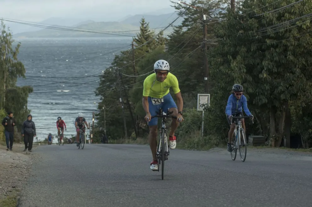 Corte de calles por la competencia "Escape de la Isla Huemul"