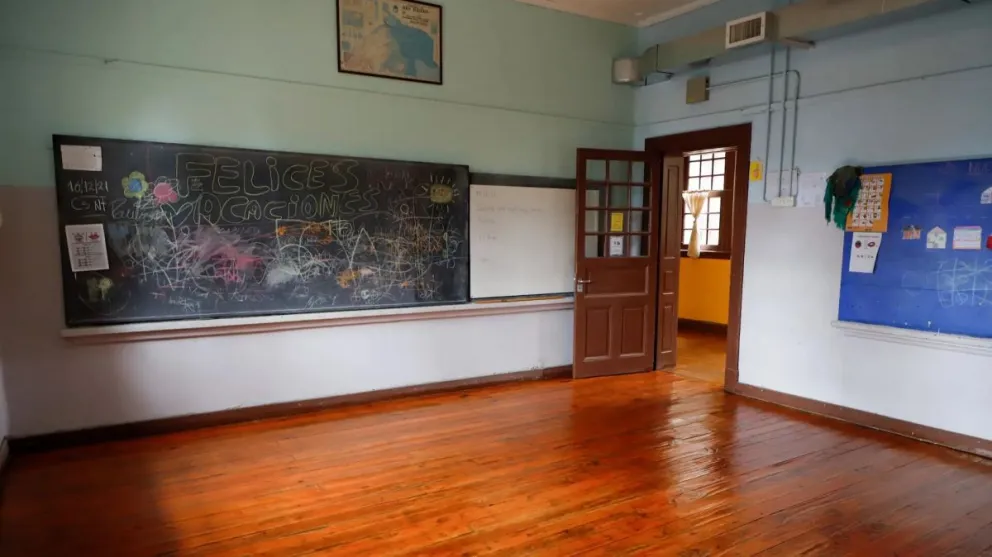 Realizan arreglos en el histórico edificio de la escuela 16