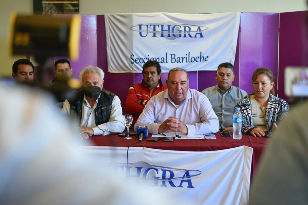 Reclamo en Villa Huinid: van a cuarto intermedio y esperan la nómina completa de trabajadores