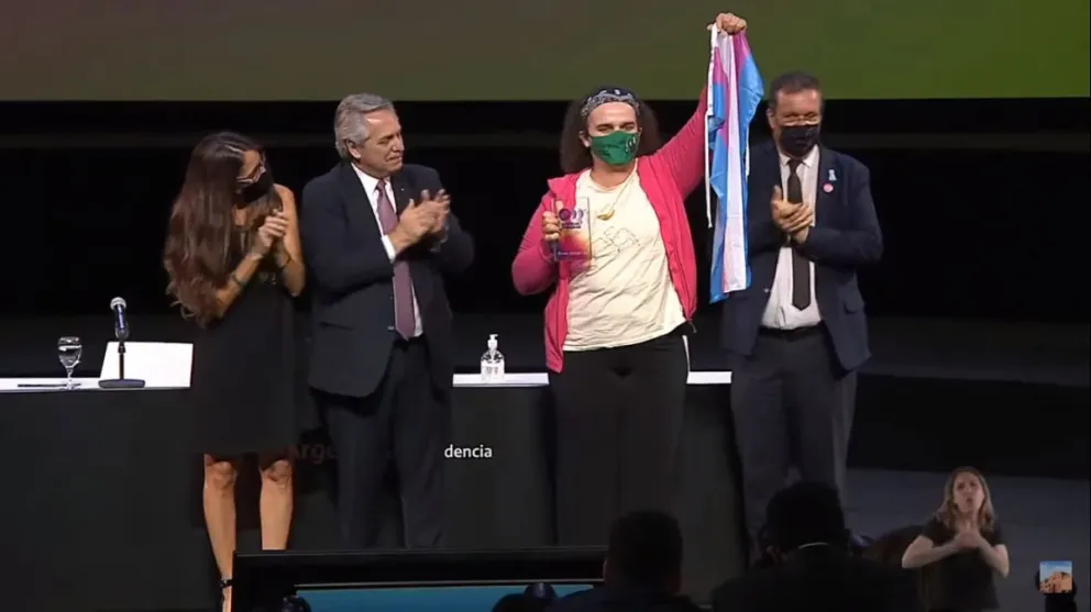 La científica Fran Bubani recibió un reconocimiento del presidente