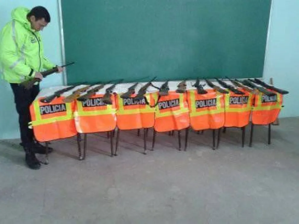 Seguridad Vial de Bariloche entregó armas secuestradas